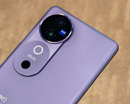 Vivo V40. Photo JW